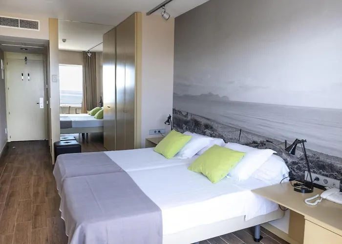 Eix Platja Daurada & 4* 캔 피카폴트