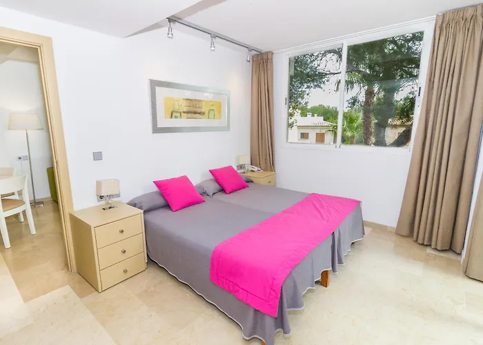 Eix Platja Daurada & 캔 피카폴트