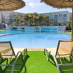 Apart-hotel Eix Platja Daurada & 4*