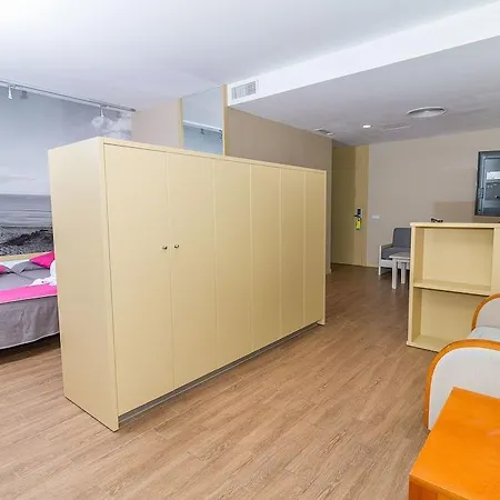 Ξενοδοχείο με διαμερίσματα Eix Platja Daurada & 4*