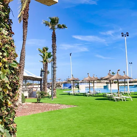 Apart-hotel Eix Platja Daurada & 4*