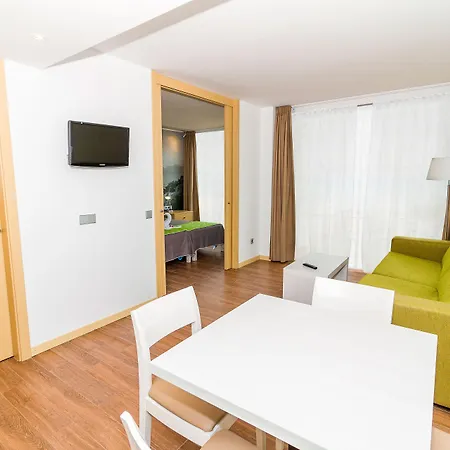 Ξενοδοχείο με διαμερίσματα Eix Platja Daurada & 4*
