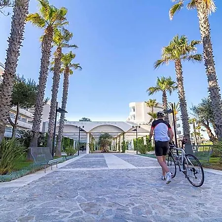 Aparthotel Eix Platja Daurada &