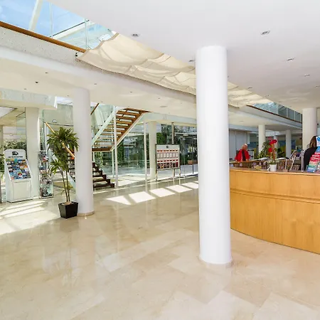Ξενοδοχείο με διαμερίσματα Eix Platja Daurada & 4*