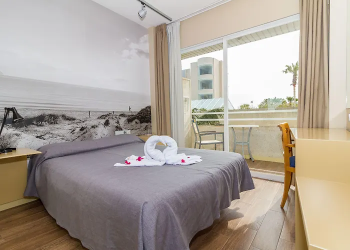 Eix Platja Daurada & Aparthotel