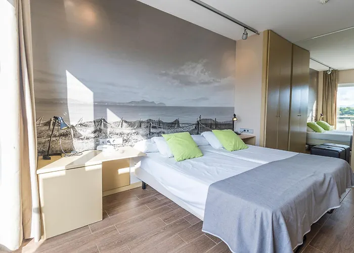 Aparthotel Eix Platja Daurada & 4*